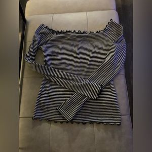 Women’s Hollister Large Black & White Striped Ribbed Off the Shoulder Shirt